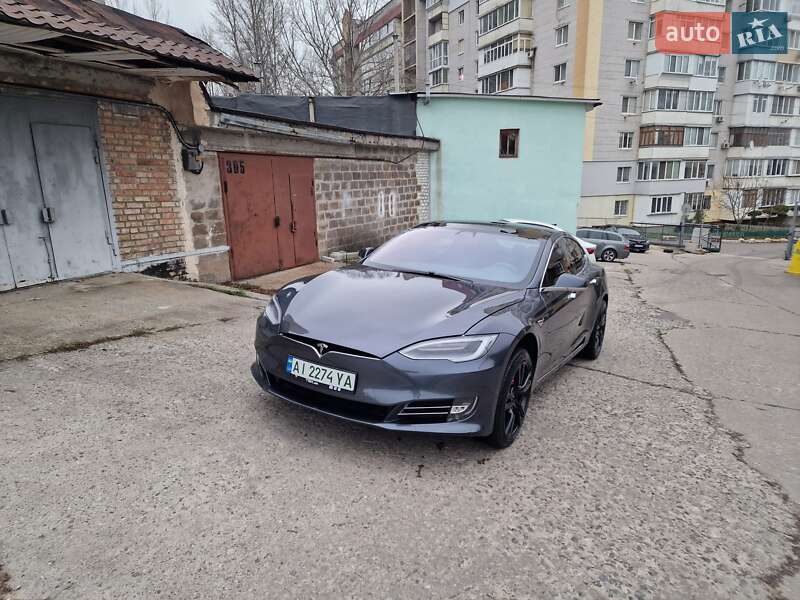Лифтбек Tesla Model S 2018 в Вышгороде