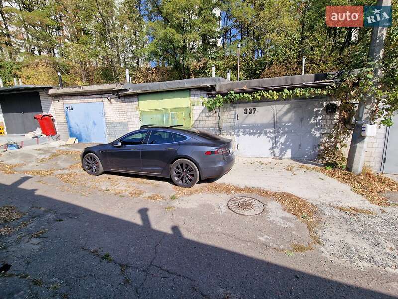 Tesla Model S 2018