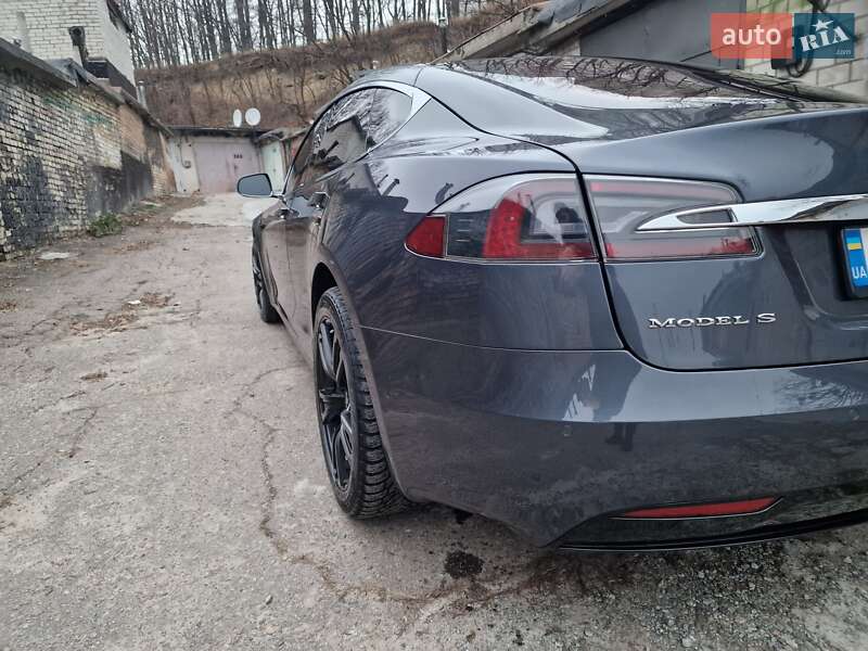 Лифтбек Tesla Model S 2018 в Вышгороде