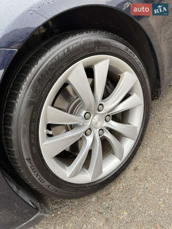 Лифтбек Tesla Model S 2013 в Киеве фото 12 Лифтбек Tesla Model S 2013 в Киеве