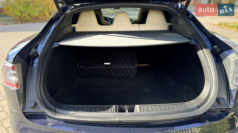 Лифтбек Tesla Model S 2014 в Ивано-Франковске