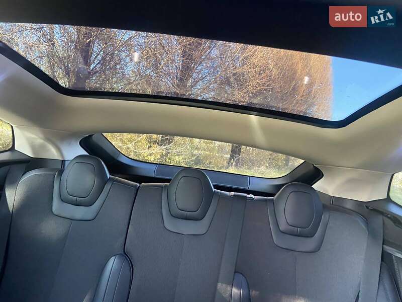 Лифтбек Tesla Model S 2014 в Хмельницком фото 29 Лифтбек Tesla Model S 2014 в Хмельницком