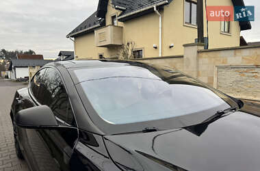 Лифтбек Tesla Model S 2014 в Львове