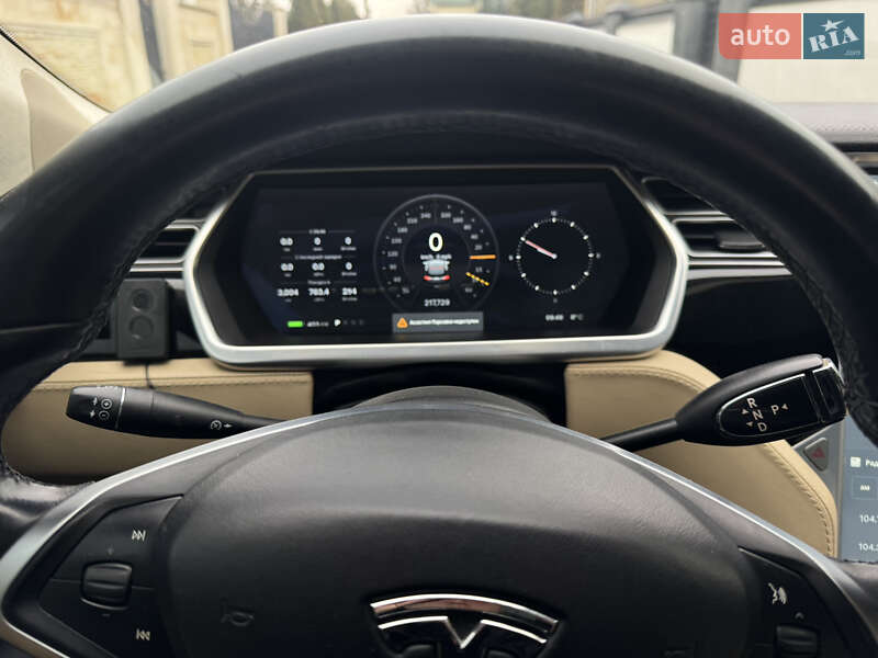Лифтбек Tesla Model S 2014 в Львове