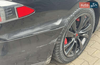 Лифтбек Tesla Model S 2014 в Львове