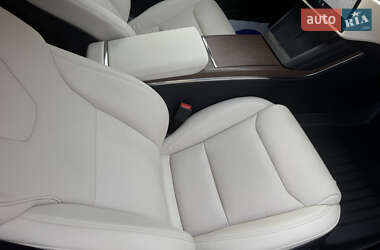 Лифтбек Tesla Model S 2022 в Коломые