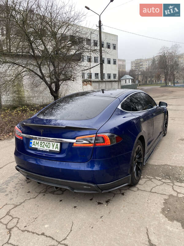 Лифтбек Tesla Model S 2016 в Житомире фото 3 Лифтбек Tesla Model S 2016 в Житомире