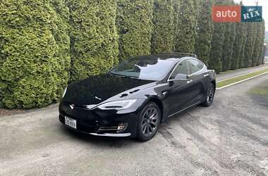 Лифтбек Tesla Model S 2019 в Березному