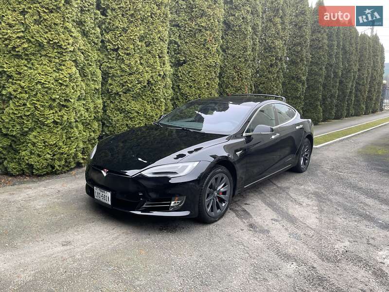 Лифтбек Tesla Model S 2019 в Ровно