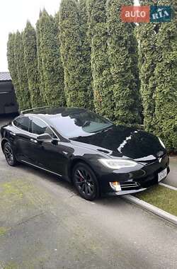 Лифтбек Tesla Model S 2019 в Березному