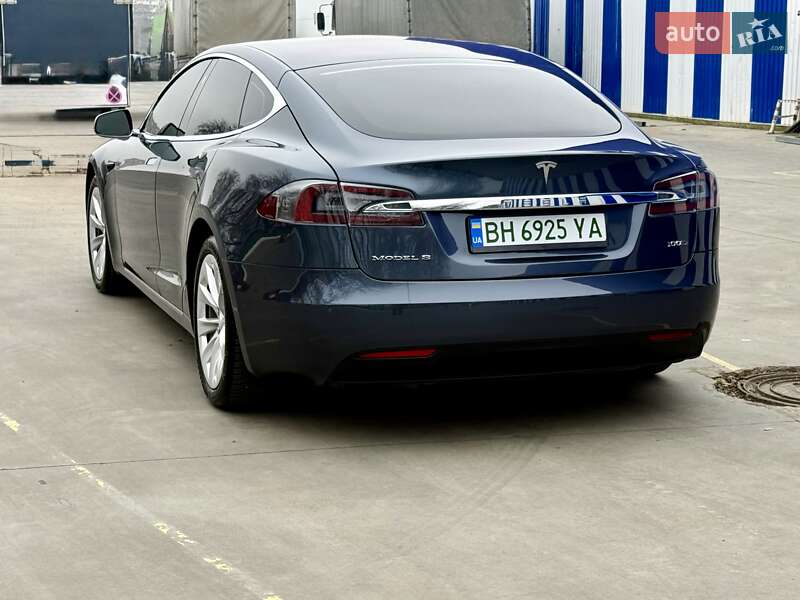 Лифтбек Tesla Model S 2017 в Одессе