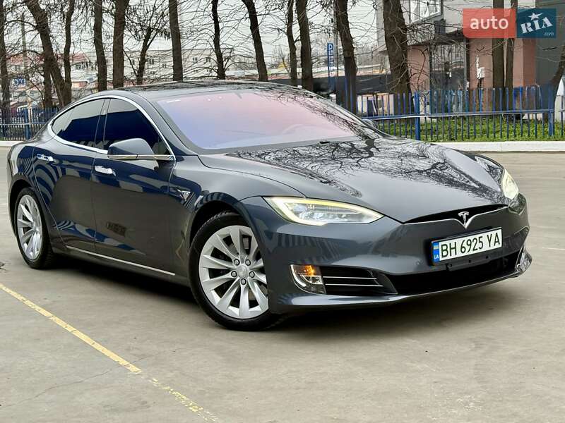 Лифтбек Tesla Model S 2017 в Одессе