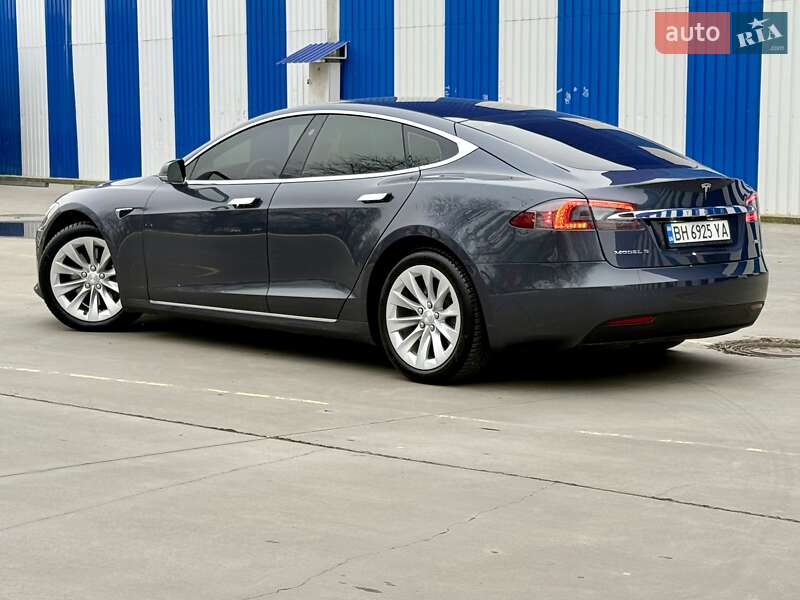 Лифтбек Tesla Model S 2017 в Одессе