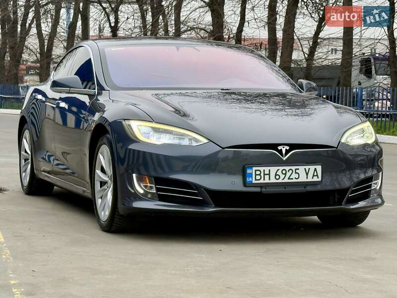 Лифтбек Tesla Model S 2017 в Одессе