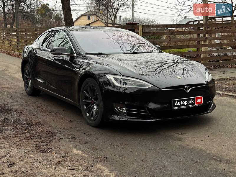 Лифтбек Tesla Model S 2019 в Киеве