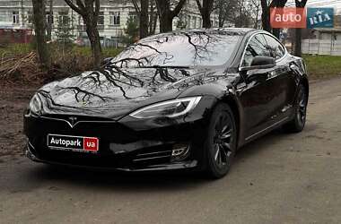 Лифтбек Tesla Model S 2019 в Киеве