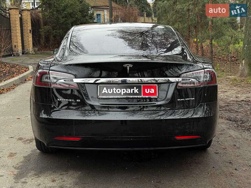 Лифтбек Tesla Model S 2019 в Киеве