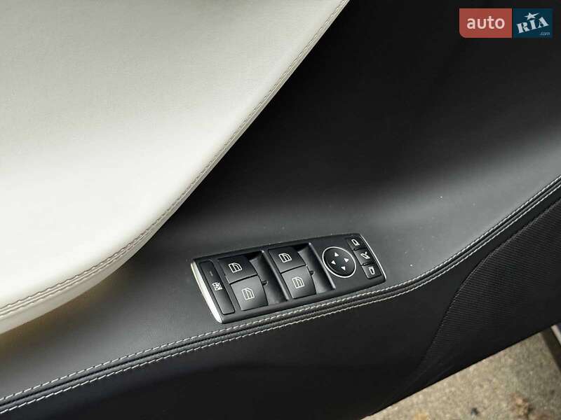 Лифтбек Tesla Model S 2019 в Киеве