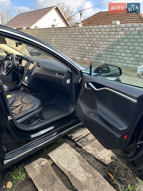 Лифтбек Tesla Model S 2014 в Николаеве