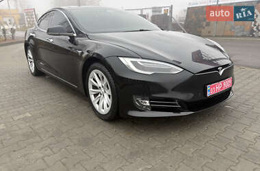Лифтбек Tesla Model S 2017 в Трускавце