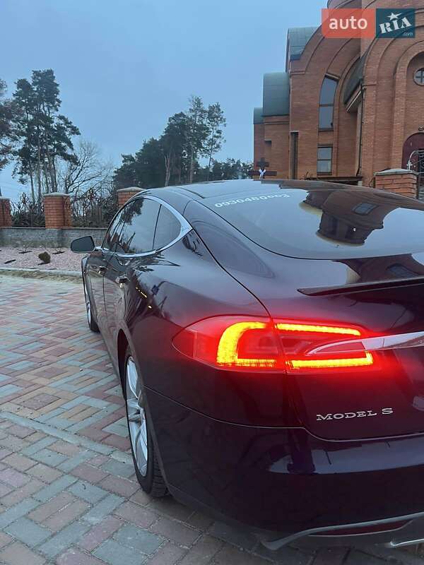 Ліфтбек Tesla Model S 2013 в Житомирі