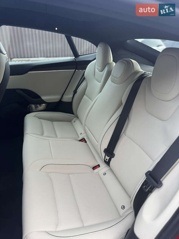 Ліфтбек Tesla Model S 2021 в Запоріжжі