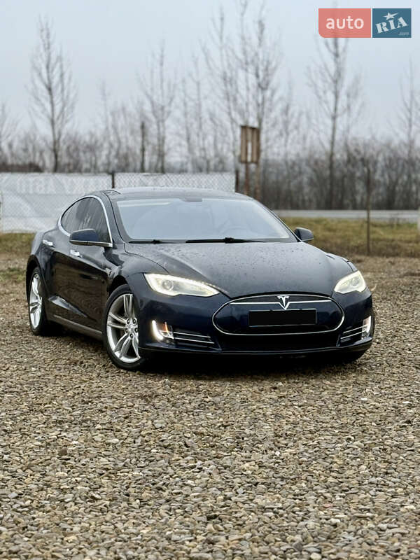 Лифтбек Tesla Model S 2013 в Коломые