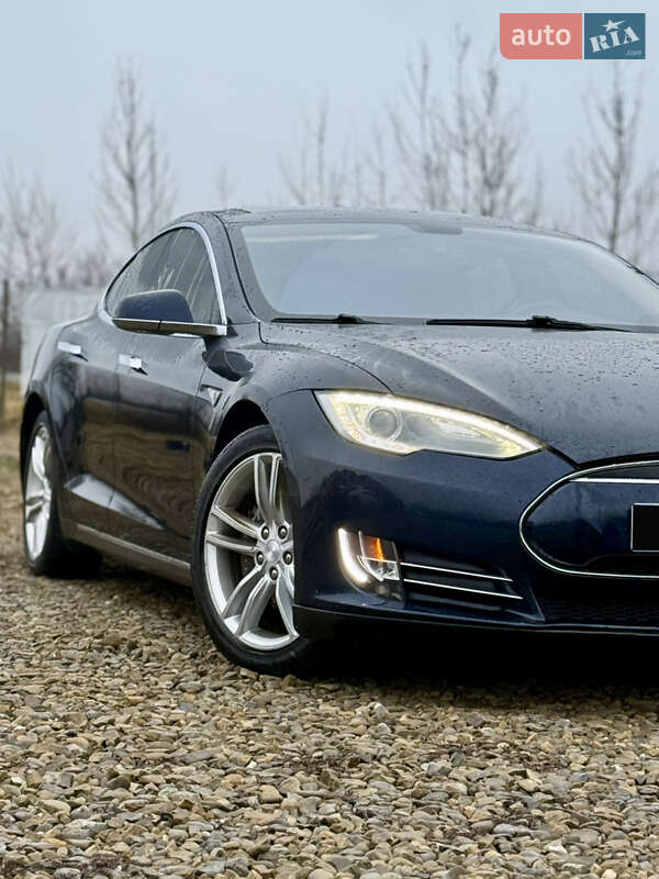 Лифтбек Tesla Model S 2013 в Коломые