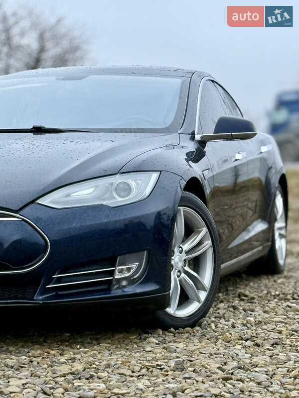 Лифтбек Tesla Model S 2013 в Коломые