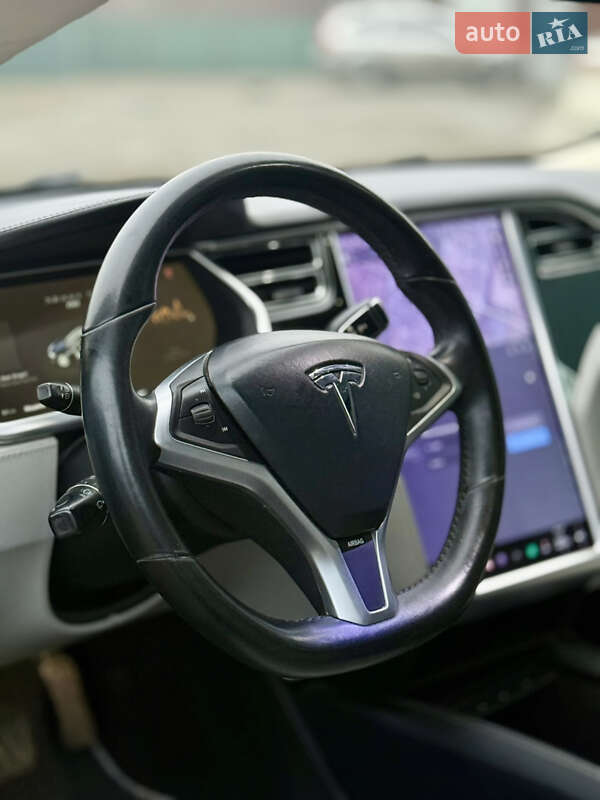 Лифтбек Tesla Model S 2013 в Коломые