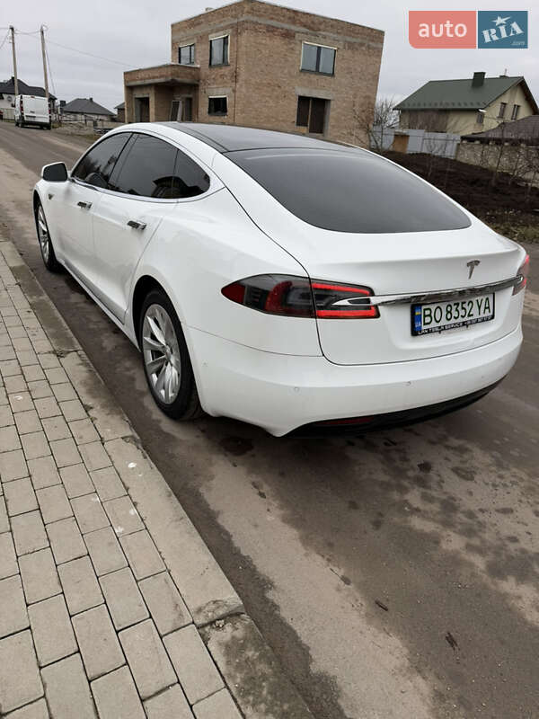 Ліфтбек Tesla Model S 2016 в Тернополі