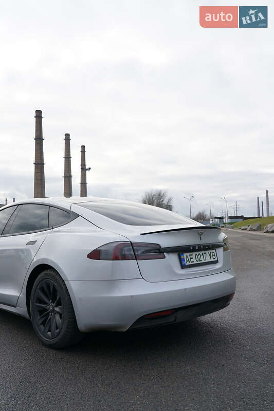 Лифтбек Tesla Model S 2018 в Днепре