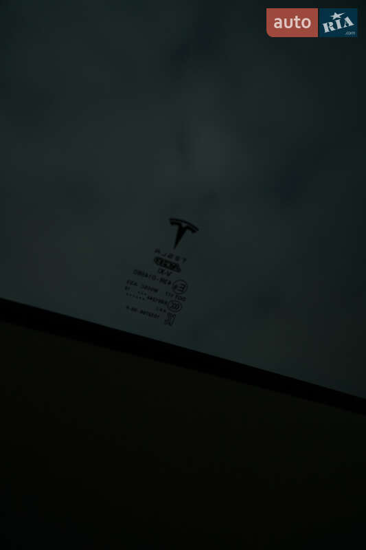Лифтбек Tesla Model S 2018 в Днепре