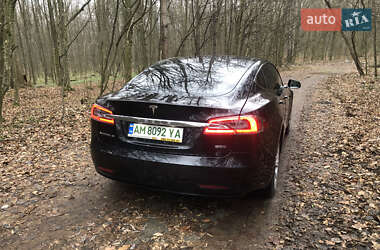 Лифтбек Tesla Model S 2016 в Житомире