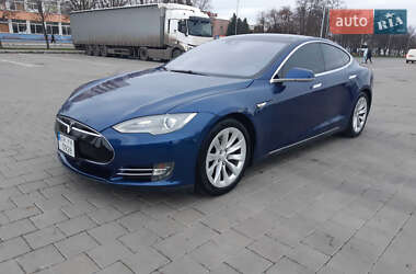 Лифтбек Tesla Model S 2016 в Черкассах