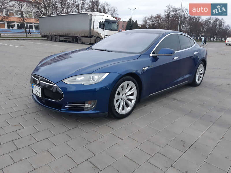 Tesla Model S 2016