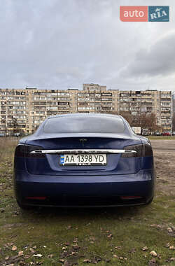 Лифтбек Tesla Model S 2016 в Киеве