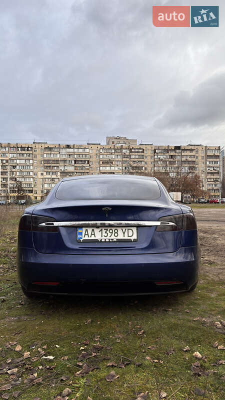 Лифтбек Tesla Model S 2016 в Киеве