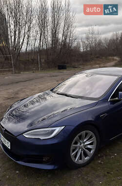 Лифтбек Tesla Model S 2016 в Киеве