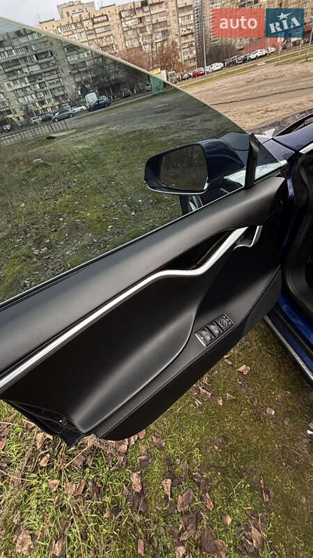 Лифтбек Tesla Model S 2016 в Киеве