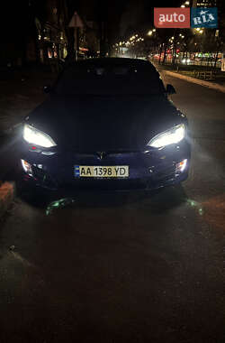 Лифтбек Tesla Model S 2016 в Киеве