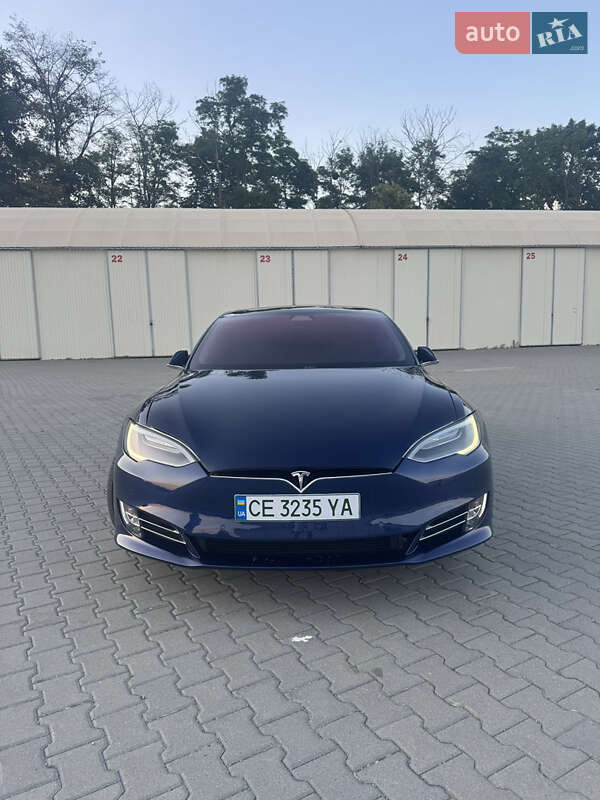 Лифтбек Tesla Model S 2018 в Черновцах