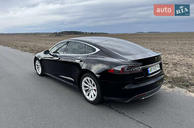 Лифтбек Tesla Model S 2016 в Киеве