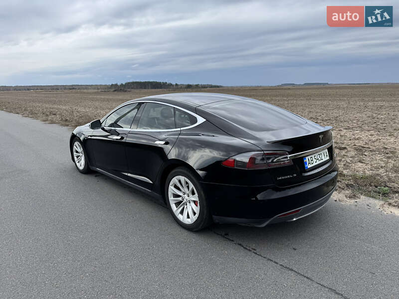 Ліфтбек Tesla Model S 2016 в Бородянці