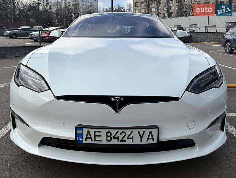 Лифтбек Tesla Model S 2023 в Киеве
