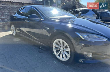 Лифтбек Tesla Model S 2015 в Львове