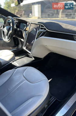 Лифтбек Tesla Model S 2015 в Львове