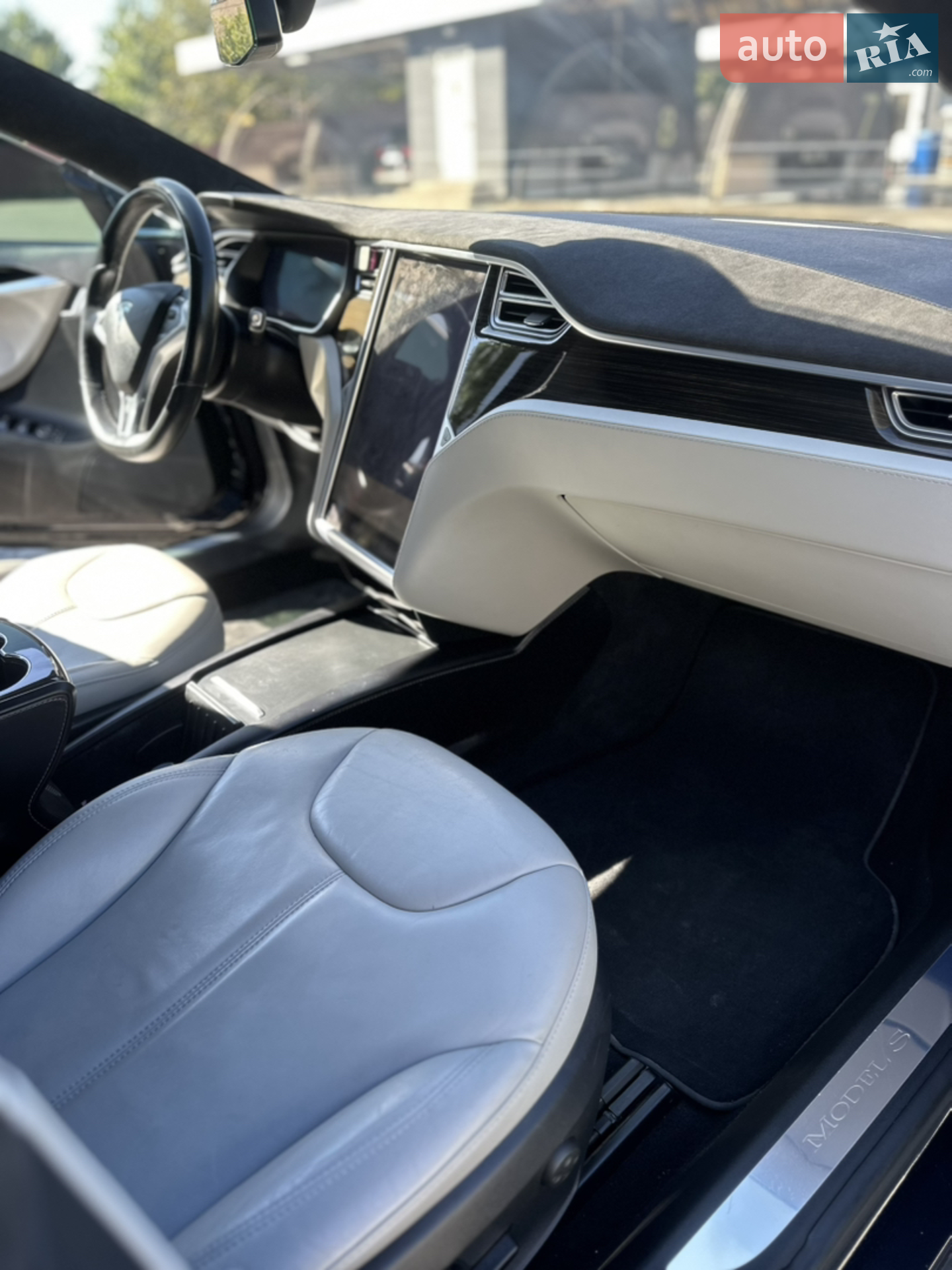 2015 Tesla Model S - мініатюра 16