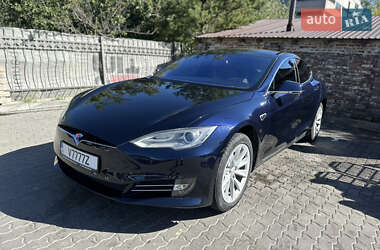 Лифтбек Tesla Model S 2015 в Львове