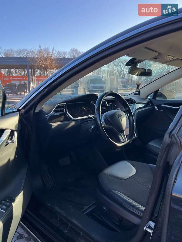 Лифтбек Tesla Model S 2013 в Луцке